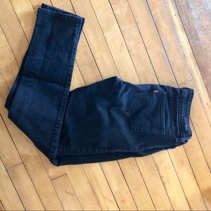 Black Bold Curve Levi’s Skinny Jean